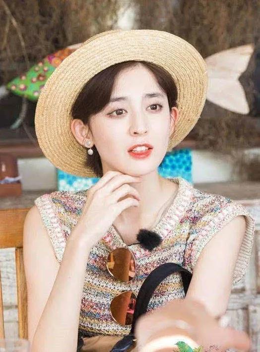 郭彩洁最新短发图片