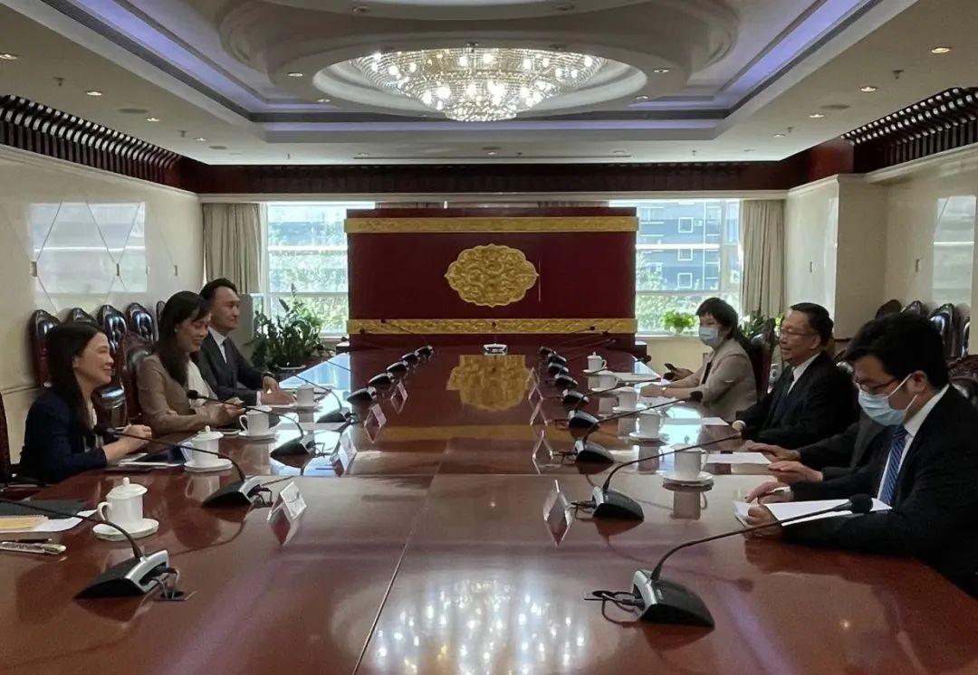 2025新澳门正版免费资本车,探索未来的资本车，澳门正版免费资本车的发展与展望（2025展望）